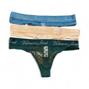 🤩SALE Victoria's Secret Lace Thong Set